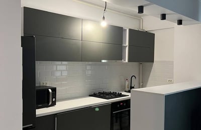 Alquiler de un cómodo apartamento amueblado de 2 habitaciones, 55 m², Constanța, Rumanía